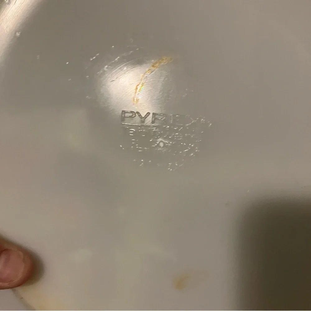Vintage Pyrex child's divided milk glass plate with a blue "Kid's Train" pattern - Picture 6 of 6